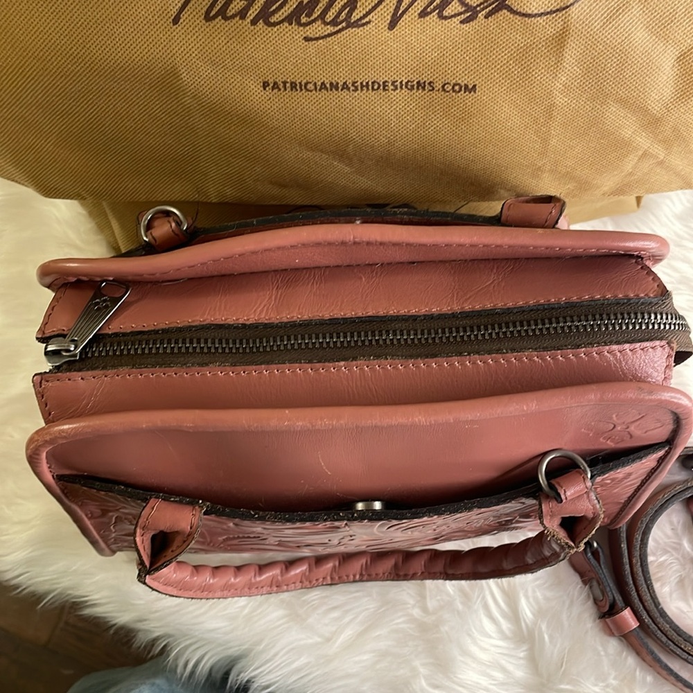 PATRICIA NASH PARIS tooled OLD ROSE SATCHEL. Note- scuff marks on bottom and ink - Picture 4 of 12